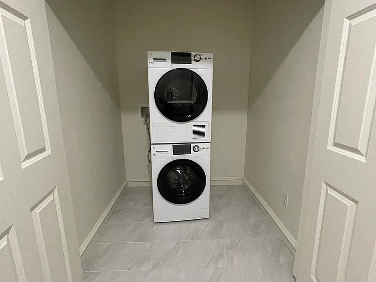 1005 Madison Ave — Photo 31