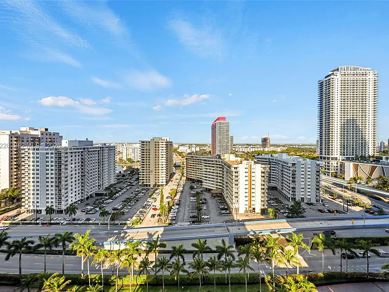 1830 S Ocean Dr #1707 — Photo 2