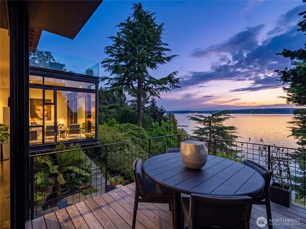 3310 E Laurelhurst Drive NE, Seattle, WA 98105