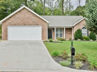 2300 Ancient Oak Ln, Knoxville, TN 37931