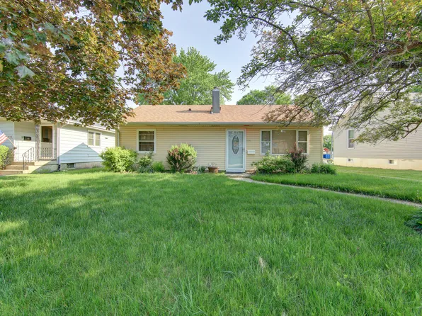 914 W 18th St, Sterling, IL 61081