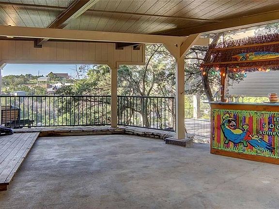 4th image of 1007 Oak Hill Ln