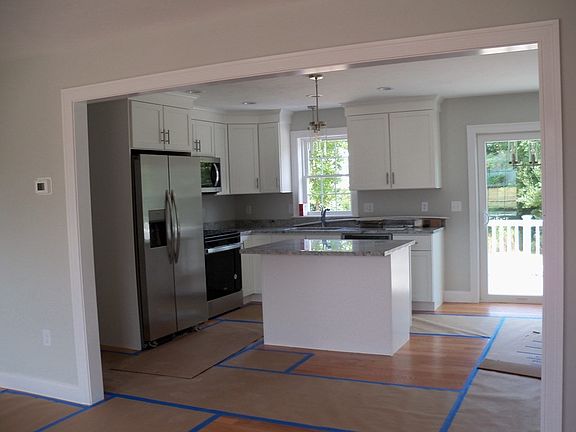 2nd image of 7A Thomas St