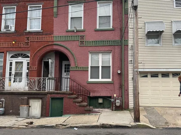 607 W Norwegian St, Pottsville, PA 17901