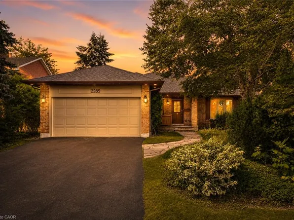 2285 Dunedin Rd, Oakville, ON L6J 5V4