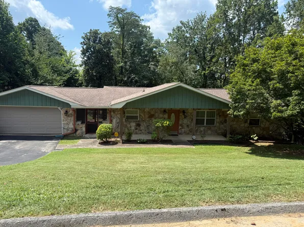 606 Oak Crest Ln, Hixson, TN 37343
