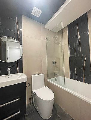 2nd image of 224 Hawthorne St #3H