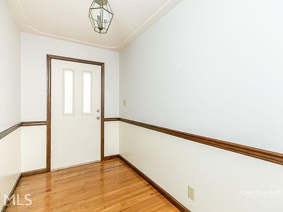 4th image of 118 Crestwood Cir