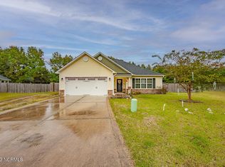 605 Spoleto Ct, Swansboro, NC 28584