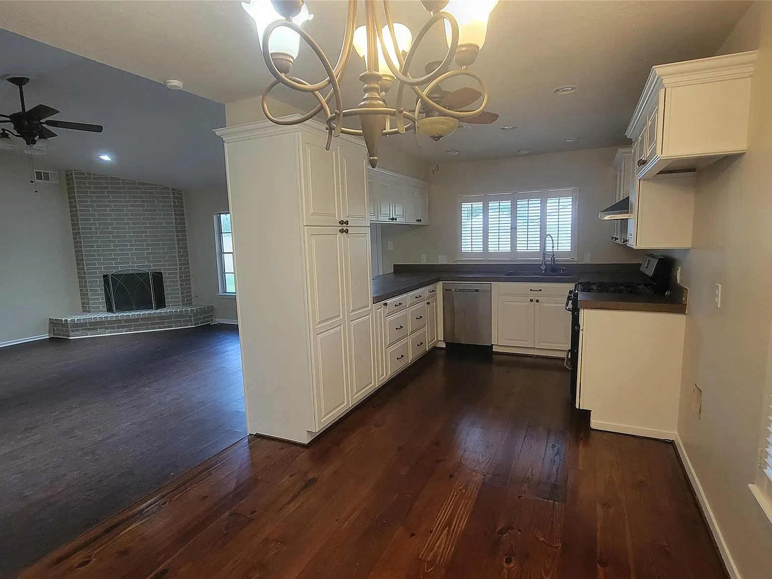 3 bed, 2.0 bath, 1540 sqft, $2,100 — Photo 4