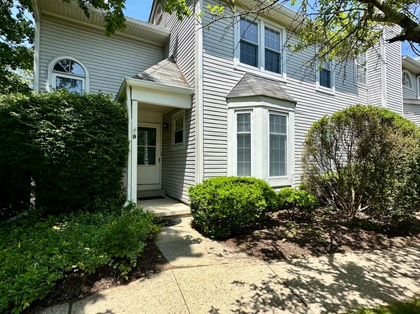 9 Grosbeak Dr