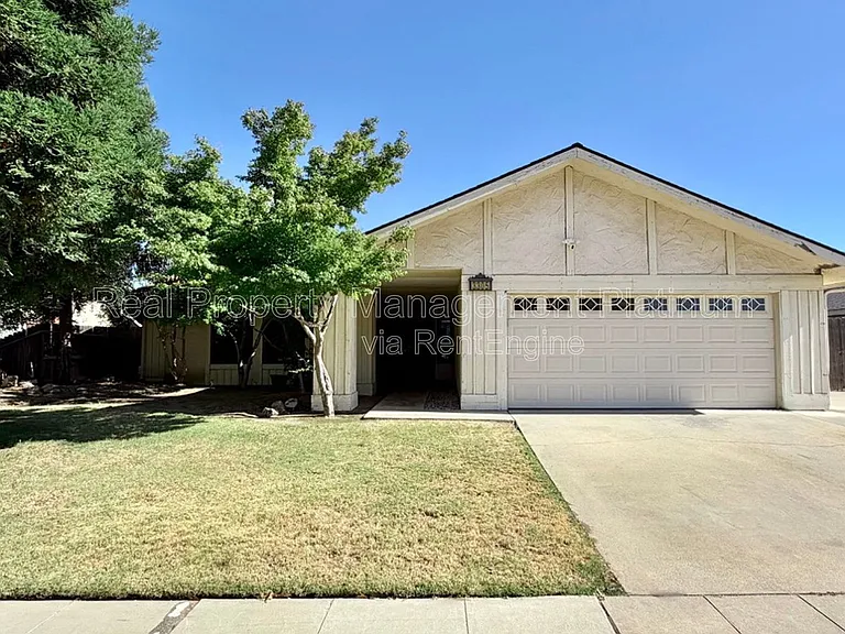 3305 E Palo Alto Ave — Photo 2