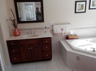 4 Erica Way, Stroudsburg, PA 18360