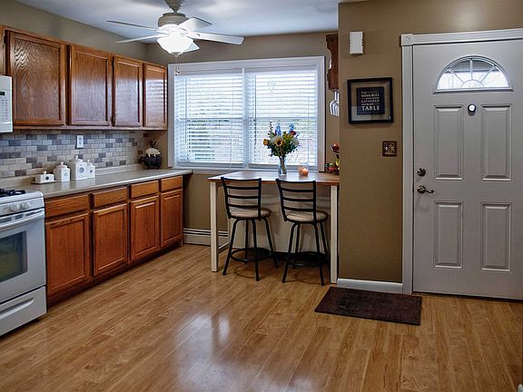 4th image of 251 Sterling Pl