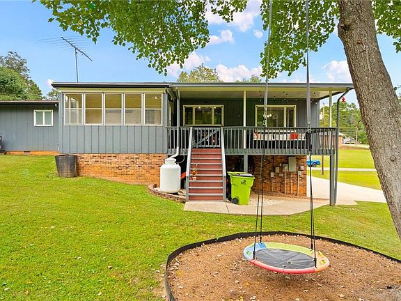 5th image of 149 Cedar Cir