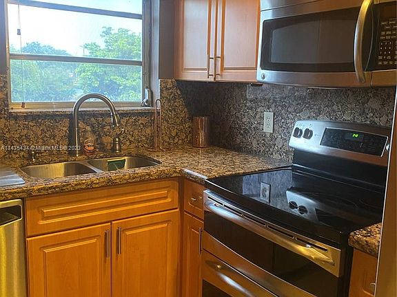 3rd image of 2040 NW 81st Ave APT 121