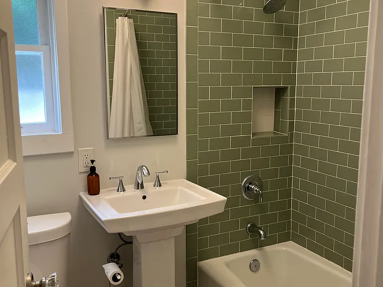 7022 De Longpre Ave #7022 — Photo 15