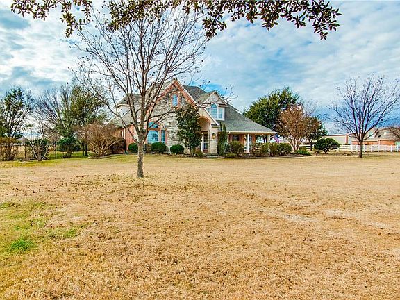 4th image of 1901 Fairway Bend Dr