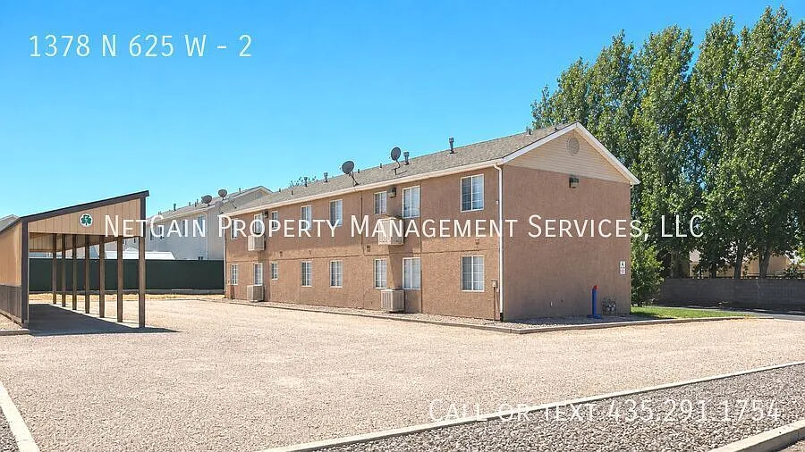 4 Bedroom 2 Bath Apartment — Photo 3
