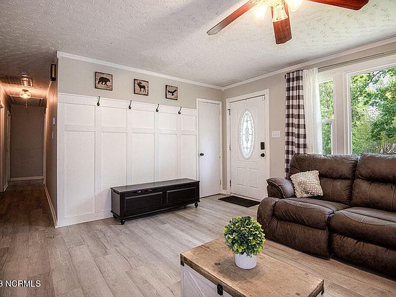 3rd image of 223 Regalwood Drive