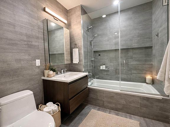 4th image of 249 E 50th St APT 5C
