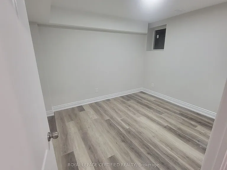 8 Labrish Rd #BASEMENT — Photo 5