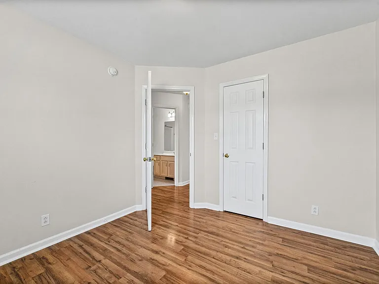 3865 Roscommon Way — Photo 21