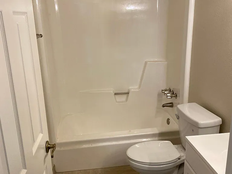 925 E Beryl Ave — Photo 5