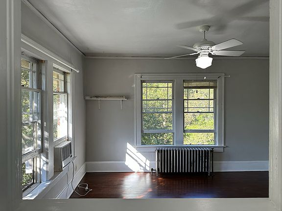 4th image of 926 Greenwood Ave NE APT 7