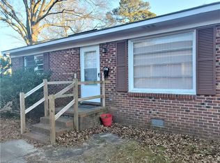 420 Henry St #B, Suffolk, VA 23434