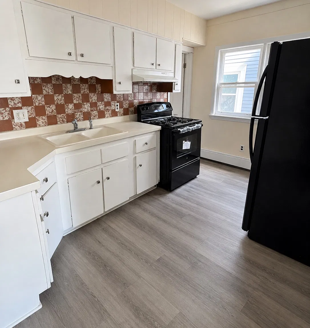 2 bed, $1,100 — Photo 1