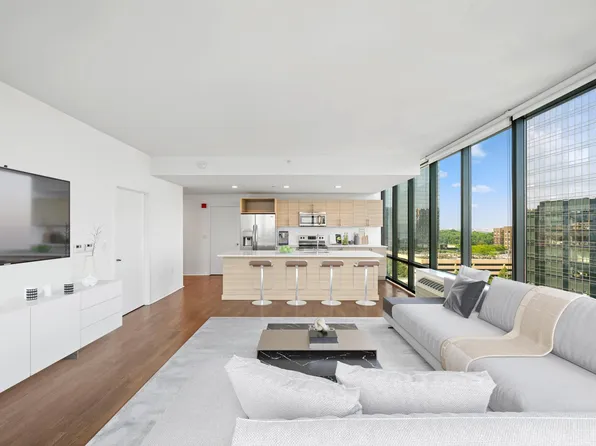 2030 Hudson Street image 6 of 284