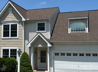 330 Cambridge Dr, Red Lion, PA 17356
