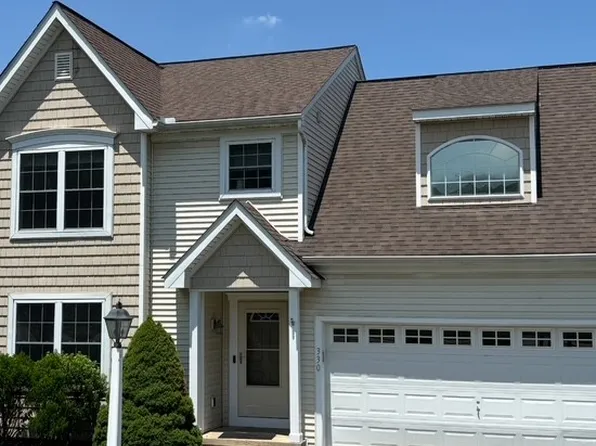 330 Cambridge Dr, Red Lion, PA 17356