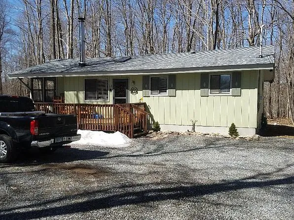 Livingston Ln N, Gouldsboro, PA 18424
