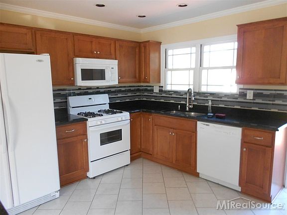 4th image of 49006 Kimberly Ann Ln