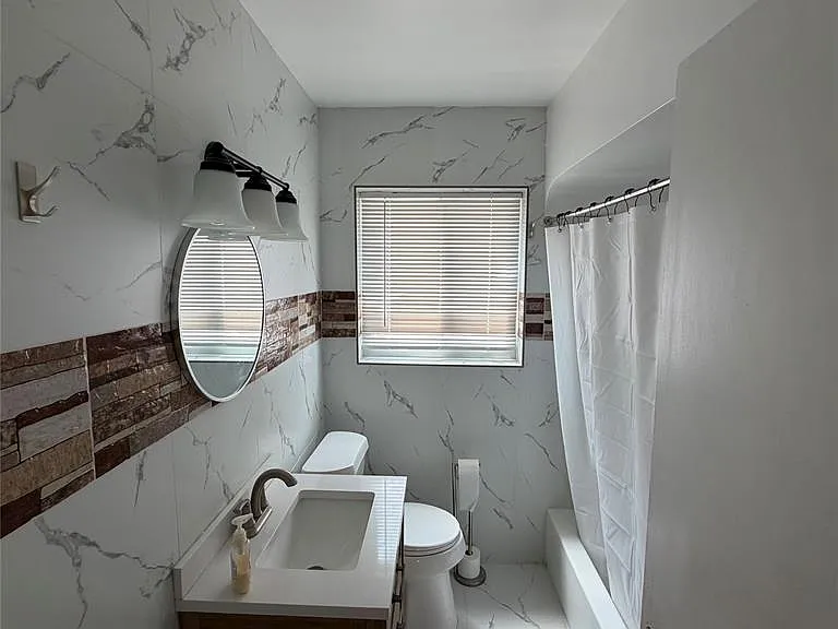 16729 W Outer Dr — Photo 10