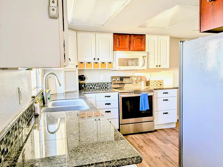 1510 S Lakeway Dr — Photo 28