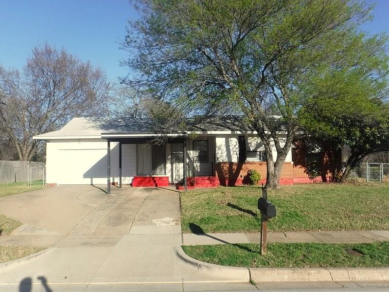 1st image of 525 Meadowbrook Dr