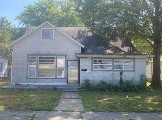 1610 Thornton Ave, Parsons, KS 67357