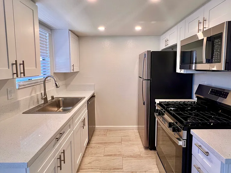4617 Hamilton St #4 — Photo 3