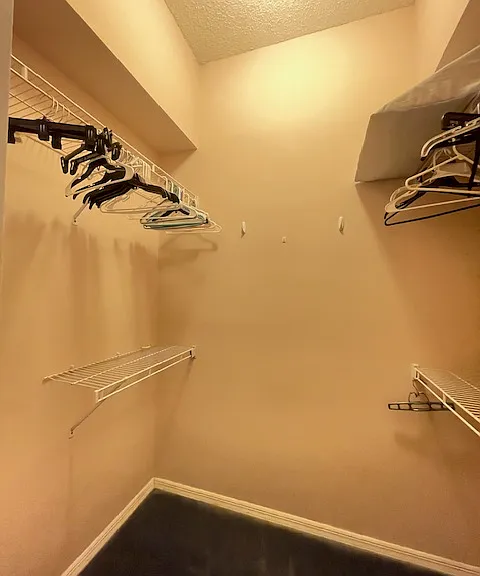323 Chula Vista Ave — Photo 13
