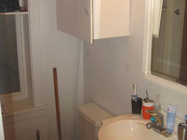 1935 N Wood St — Photo 10