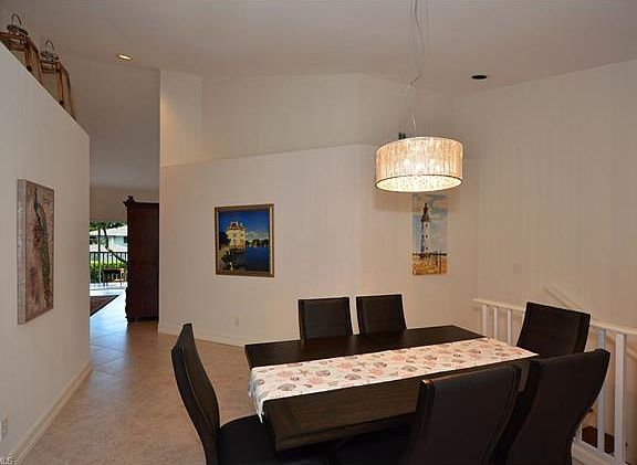 4th image of 661 Windsor Sq APT 201
