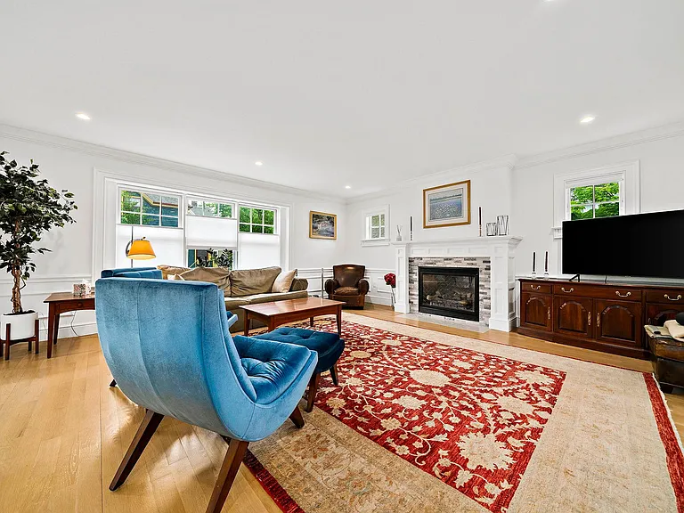 8 Kirk St — Photo 10