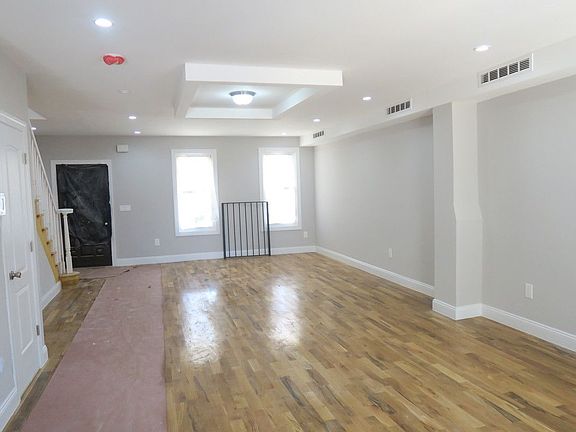 3rd image of 8772 109th St