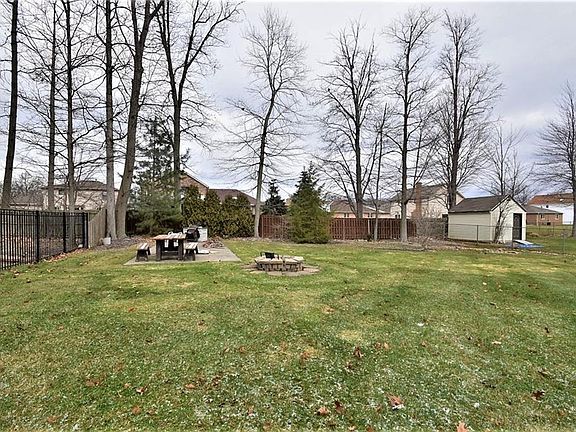 2nd image of 4555 Shelly Dr