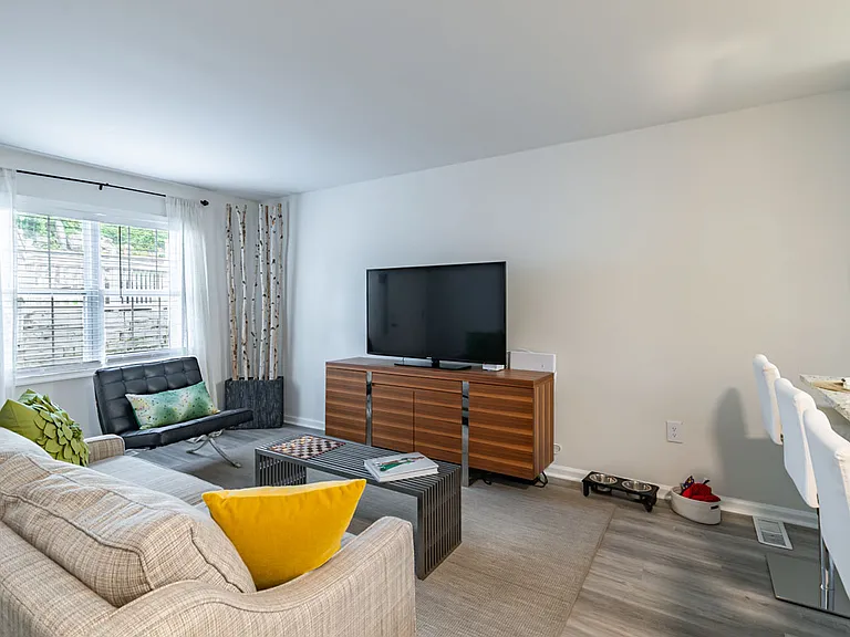 Nob Hill Apartment Homes — Photo 8