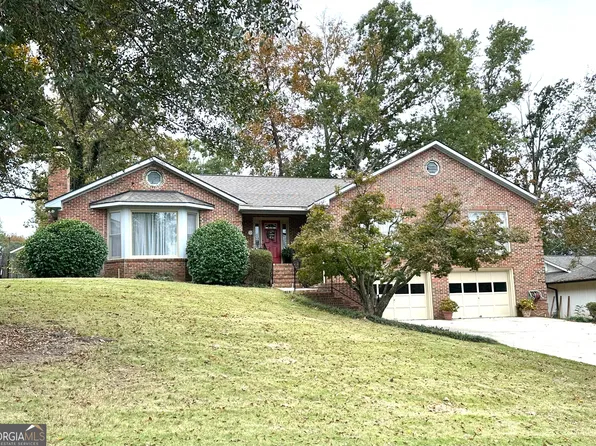 3205 Silver Lake Dr, Phenix City, AL 36867