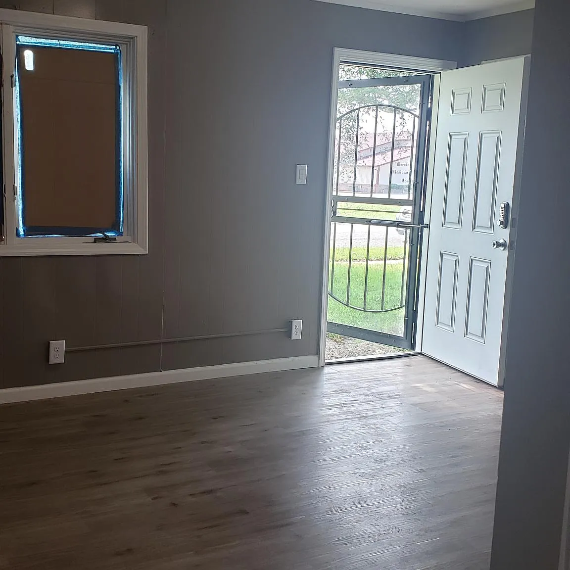 2048 Kentucky St — Photo 3